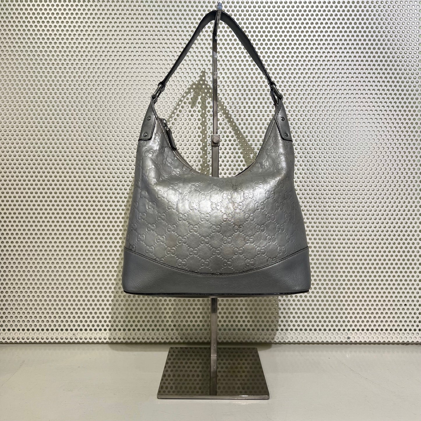 Gucci silver leather shoulder bag