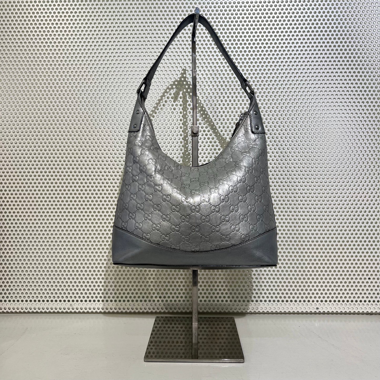 Gucci silver leather shoulder bag